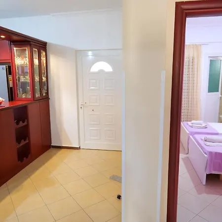 Apartment Klevis *