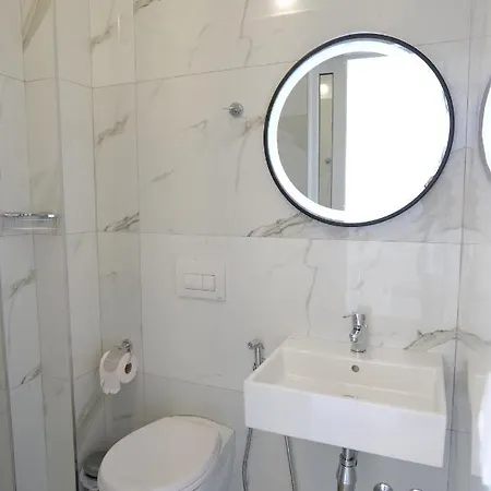 Klevis Apartment *
